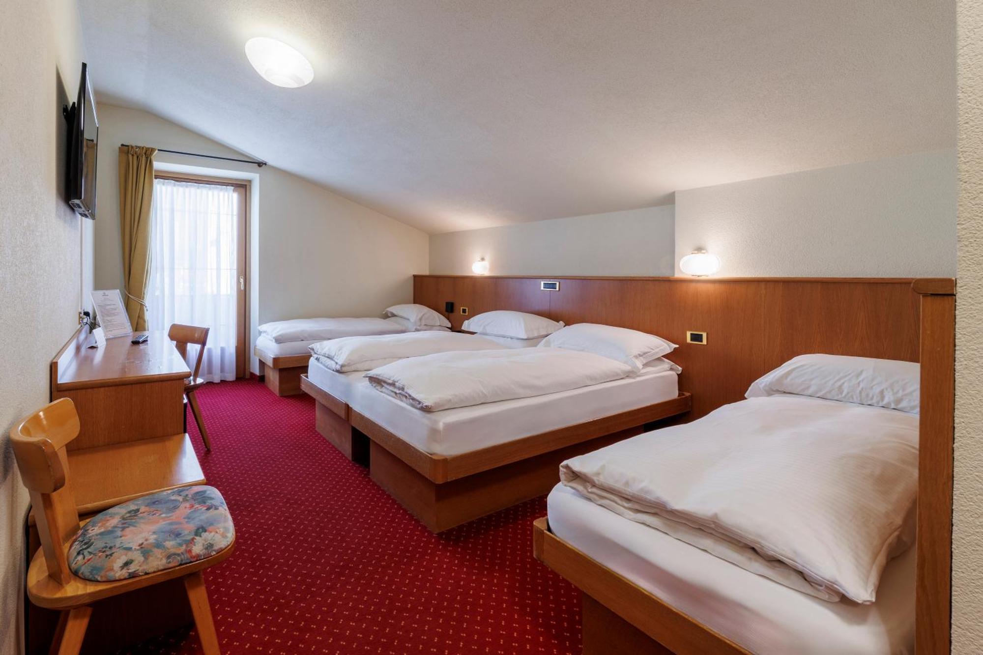 Hotel Miravalle Ізолачча Екстер'єр фото