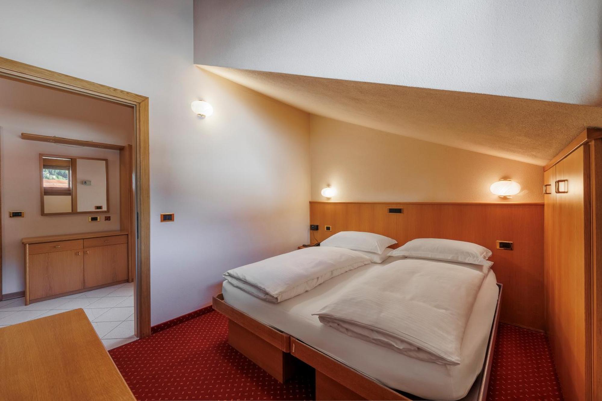 Hotel Miravalle Ізолачча Екстер'єр фото