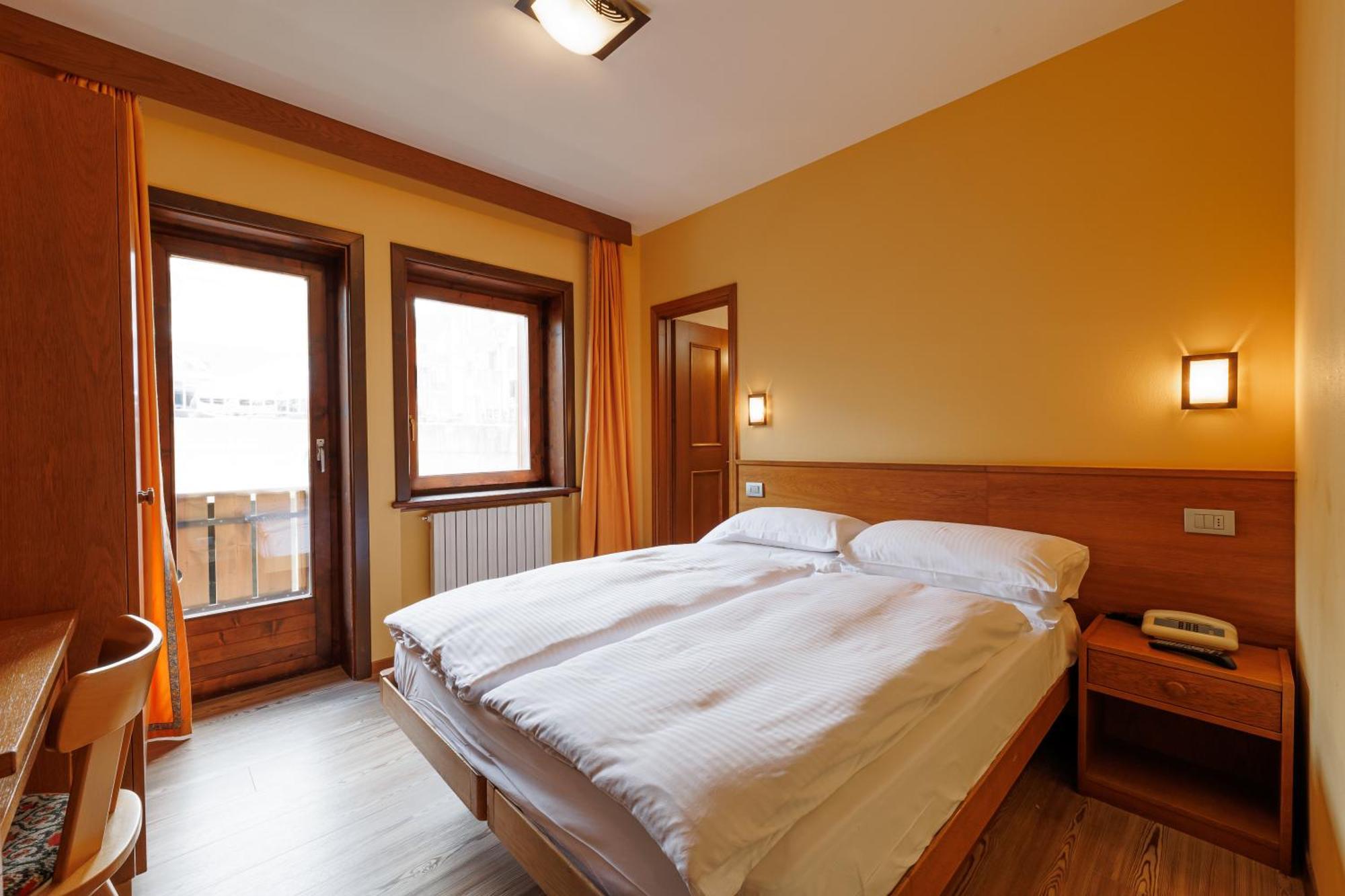 Hotel Miravalle Ізолачча Екстер'єр фото