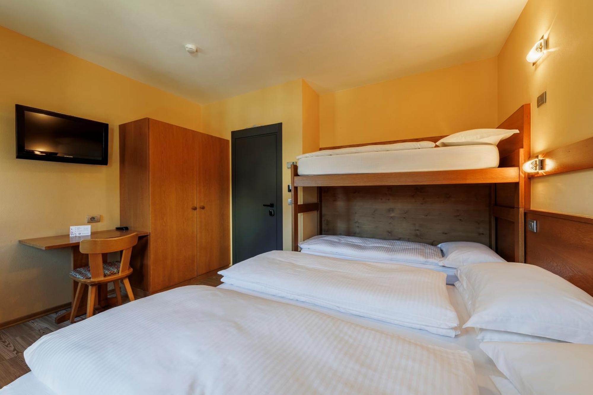 Hotel Miravalle Ізолачча Екстер'єр фото